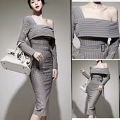 Csíkos női ruha övvel és csupasz váll szürke színben