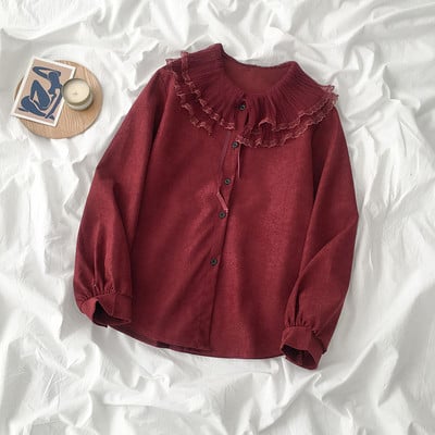 Stílusos női ing fehér és piros színben tüllel és nyakkendővel