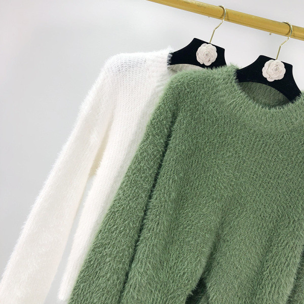 Rövid alsó pulóver derékkötővel, fehér és zöld színben