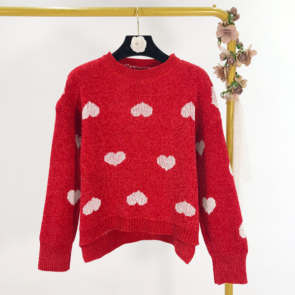 Rövid téli pulóver rátéttel - szív fehér és piros színben