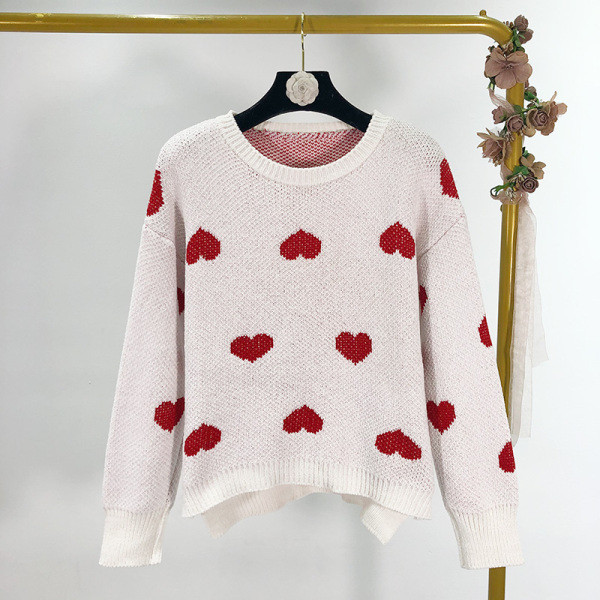 Rövid téli pulóver rátéttel - szív fehér és piros színben