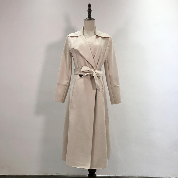 Vékony, közepes hosszúságú eco velúr kabát gombokkal és övvel bordó, kék, bézs és fekete színben