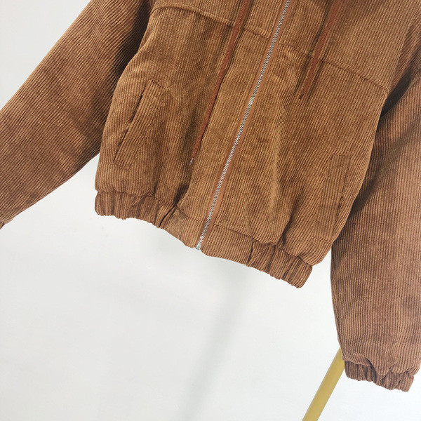 Rövid kordbársony kabát retro modell barna színben meleg béléssel és kapucnival