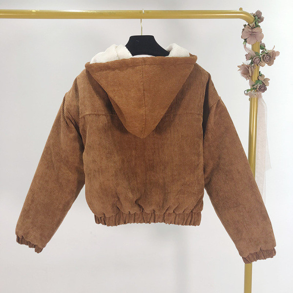 Rövid kordbársony kabát retro modell barna színben meleg béléssel és kapucnival