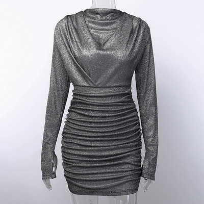 Stílusos női ruha magas gallérral, fényes hatású szürke színben