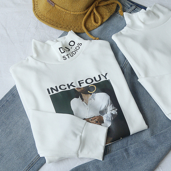 Női alkalmi blúz magas gallérral és színes rátéttel - két modell