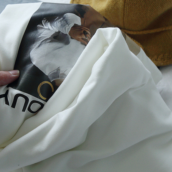 Női alkalmi blúz magas gallérral és színes rátéttel - két modell