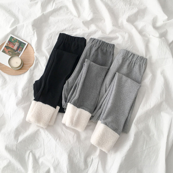 Дамски ватиран клин в сив и черен цвят с еластична талия