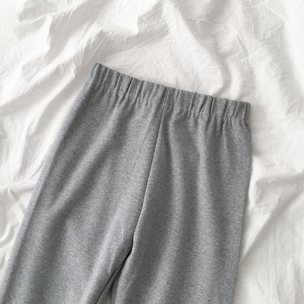 Дамски ватиран клин в сив и черен цвят с еластична талия