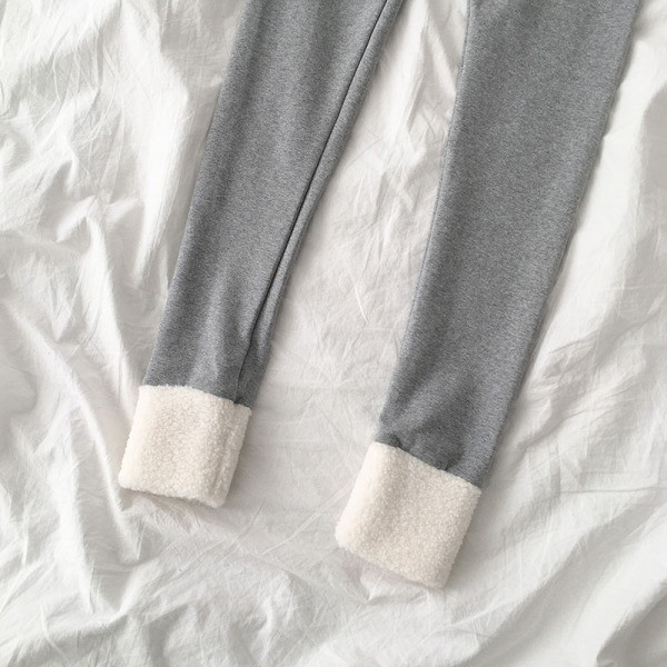 Дамски ватиран клин в сив и черен цвят с еластична талия