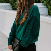 Alkalmi női pulóver ovális nyakkivágással és széles ujjú zöld színben