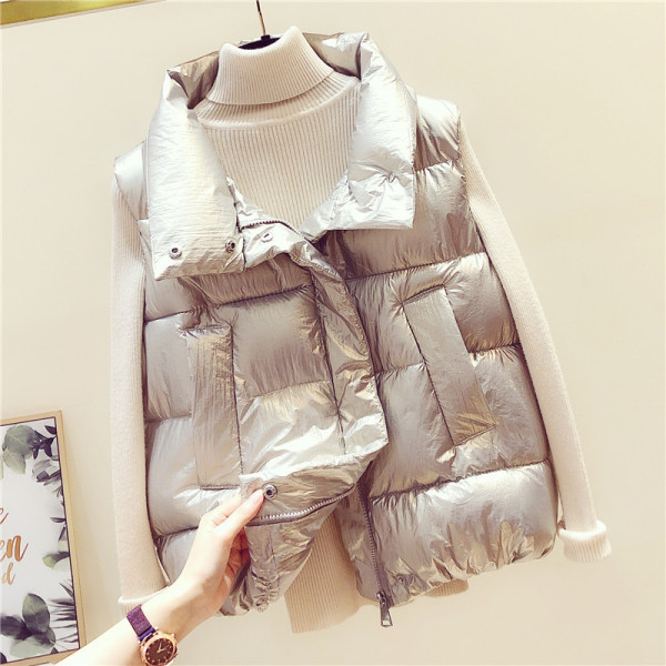 Modern női mellény spitzgallérral, fekete, arany és fehér színekben