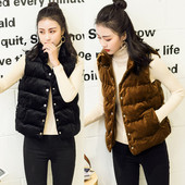 Női mindennapi bársonymellény fekete, rózsaszín és barna gombokkal