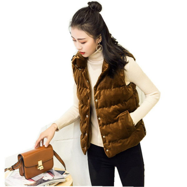 Női mindennapi bársonymellény fekete, rózsaszín és barna gombokkal