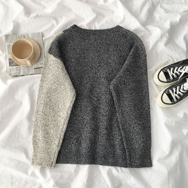 Alkalmi női pulóver hímzéssel és kerek nyakkivágással szürke és piros színben