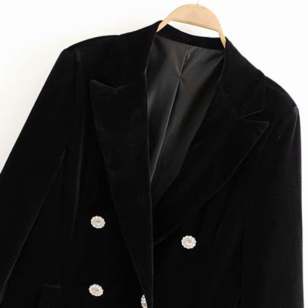 Modern női bársony kabát kétsoros rögzítéssel, fekete színben