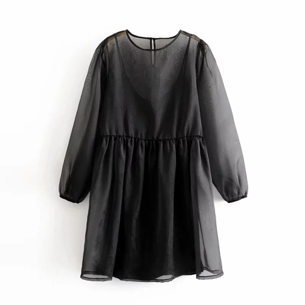 Fekete színű, rövid szabású sifonruha ovális nyakkivágással