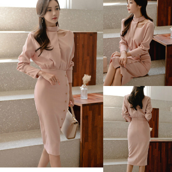 Rochie elegantă de damă cu guler jos și nasturi în culoarea roz