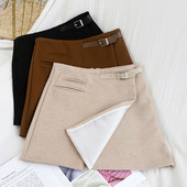 Modern női szoknya fekete, bézs és barna színben, zsebbel és magas derékkal