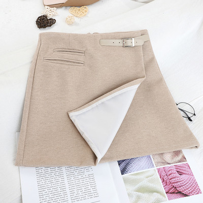 Modern női szoknya fekete, bézs és barna színben, zsebbel és magas derékkal