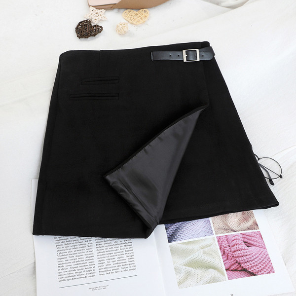 Modern női szoknya fekete, bézs és barna színben, zsebbel és magas derékkal