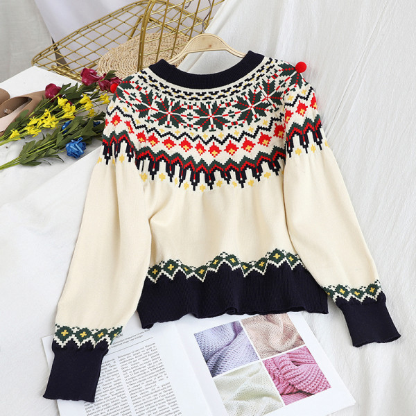 Pulover de dama in stil retro de culoare bej cu decolteu rotund si elemente 3D