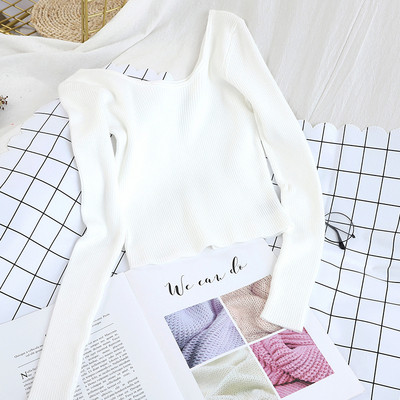 Női blúz Karcsú modell négy színben, kerek nyakkivágással és hosszú ujjakkal