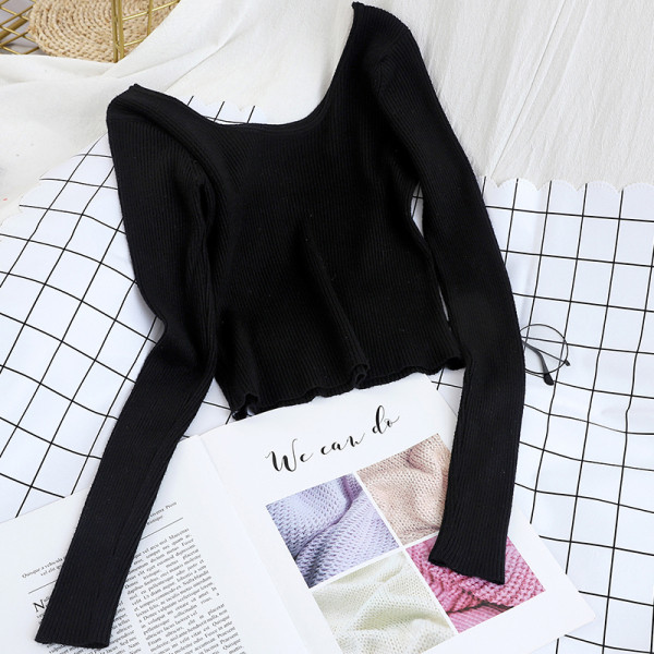 Női blúz Karcsú modell négy színben, kerek nyakkivágással és hosszú ujjakkal