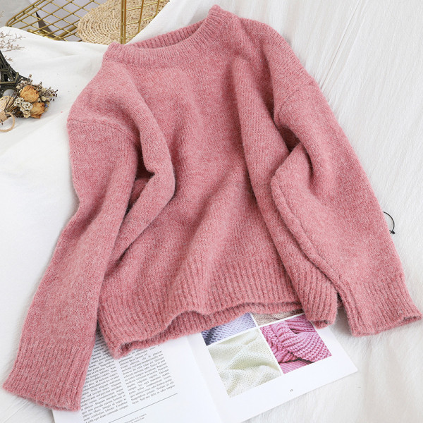 Γυναικείο πουλόβερ κλασικό μοντέλο σε πέντε χρώματα με στρογγυλή λαιμόκοψη