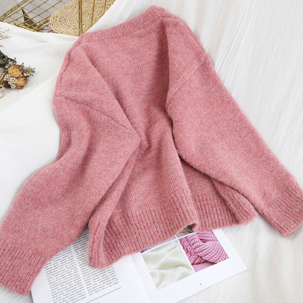 Γυναικείο πουλόβερ κλασικό μοντέλο σε πέντε χρώματα με στρογγυλή λαιμόκοψη