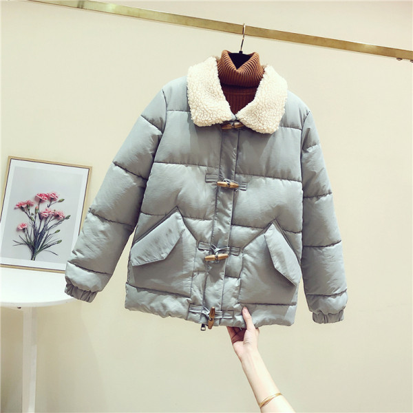 Női téli kabát fa gombokkal és zsebekkel fehér, sárga, fekete és zöld színben