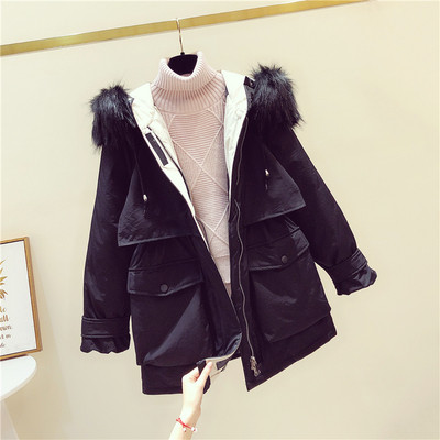 Modern női téli kabát kapucnival, fekete-fehér színben