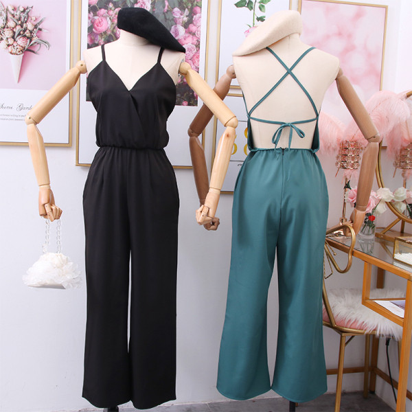 Modern női jumpsuit spitz nyakkivágással és csupasz háttal piros, kék, sárga és fekete színekben