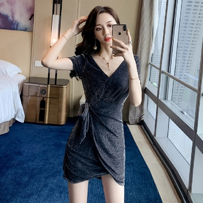 Stílusos női bársonyruha rövid ujjú, spitz nyakkivágással zöld és kék színben