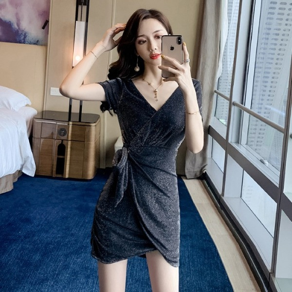 Stílusos női bársonyruha rövid ujjú, spitz nyakkivágással zöld és kék színben