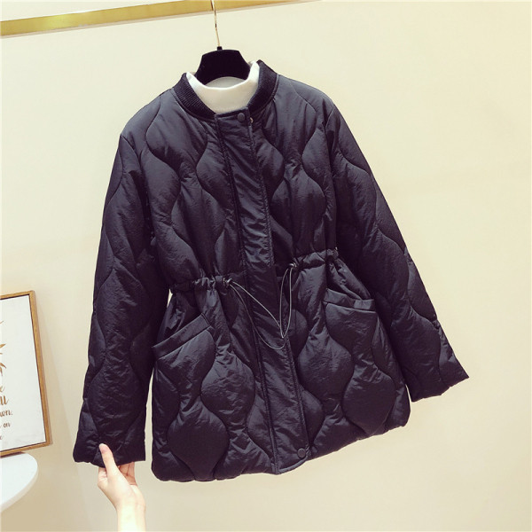 Női őszi-téli kabát kivágott modell derékcsatlakozással kék, bézs és fekete színben