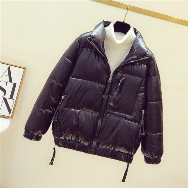 Γυναικείο φθινόπωρο-χειμωνιάτικο μπουφάν σύντομο μοτίβο σε λευκό, μαύρο, ροζ και μπλε χρώμα