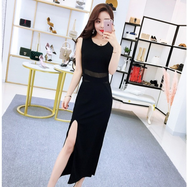 Stílusos női hosszú ruha, piros és fekete színben hasítékkal