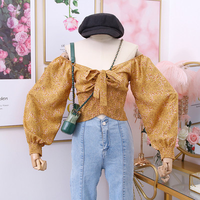 Μοντέρνα γυναικεία μπλούζα με βαθύ λαιμόκοψη, κορδέλα και φαρδιά μανίκια σε διάφορα χρώματα