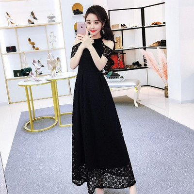 Stílusos női hosszú csipkeruha csupasz váll és csipke piros, kék és fekete színben