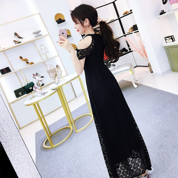 Stílusos női hosszú csipkeruha csupasz váll és csipke piros, kék és fekete színben