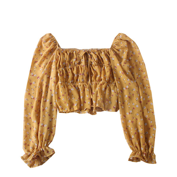 Női blúz négyzet alakú nyakkivágással, virágos motívumokkal és széles ujjakkal, több színben