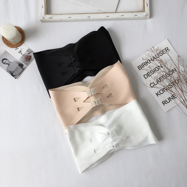 Σουτιέν σε μπεζ, λευκό και μαύρο χρώμα