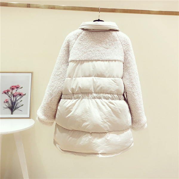 Női téli kabát derékcsatlakozással fehér és fekete színben