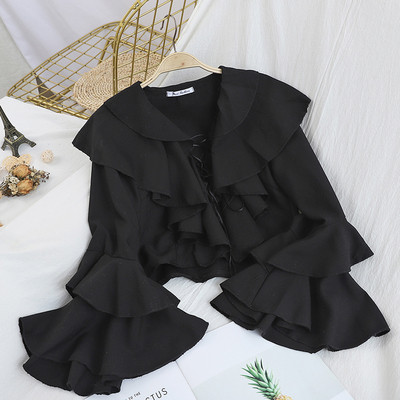 Piros, fehér és fekete színű női blúz lótusz ujjakkal, V-nyakkal