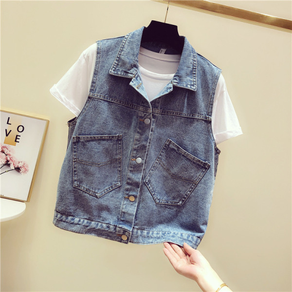 Női farmermellény, hátoldalán kék színben hímzéssel