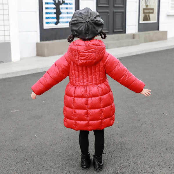 Gyermek hosszú kabát lányoknak fekete és piros színben gombokkal és kapucnival