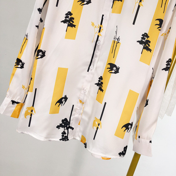 Női ing klasszikus modell fehér színben, színes mintával