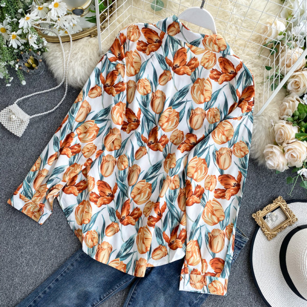 Modern női ing klasszikus gallérral és virágmintával
