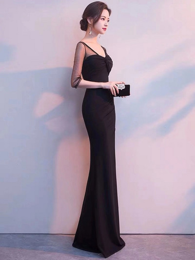 Rochie elegantă de damă nou model cu decolteu spitz, mâneci cu fante și sigiliu în negru și roșu